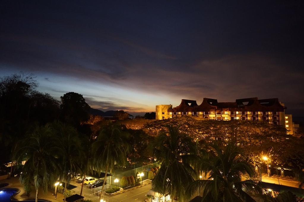Sri Sayang By Coral Holiday Resort Batu Feringgi Exteriör bild